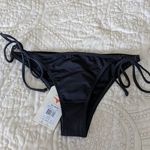 NWT Billabong Isla bikini black bottom